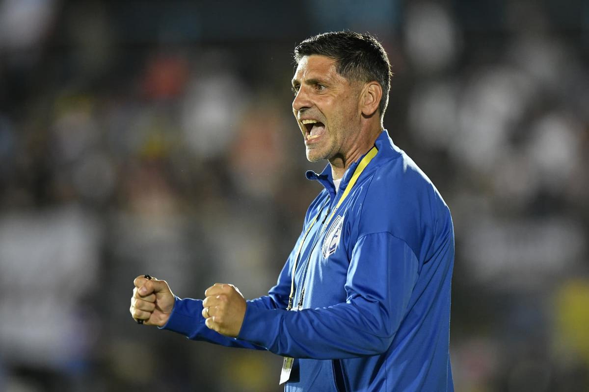 Hermannstadt RETROGRADEAZĂ în Liga a 2-a, FC Voluntari se întoarce în Superligă » Arbitrul a pus umărul serios la stabilirea rezultatului