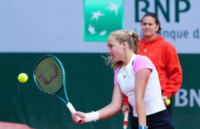 Adversara Soranei Cîrstea în „sferturi” la Roland Garros, una dintre puținele jucătoare care e antrenată de o femeie