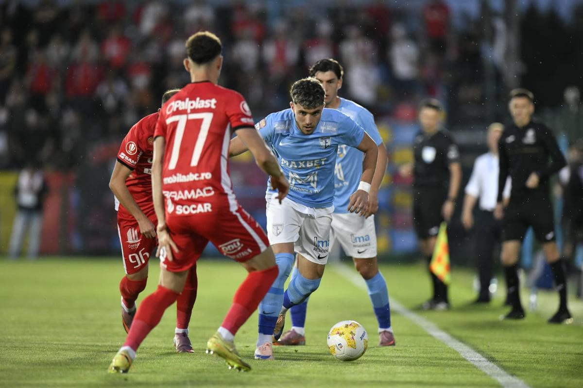 Hermannstadt RETROGRADEAZĂ în Liga a 2-a, FC Voluntari se întoarce în Superligă » Arbitrul a pus umărul serios la stabilirea rezultatului