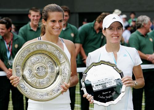 Amelie Mauresmo și Justine Henin în 2006, belgianca nu s-a impus niciodată la Wimbledon, deși a fost aproape în două rânduri FOTO Guliver/GettyImages