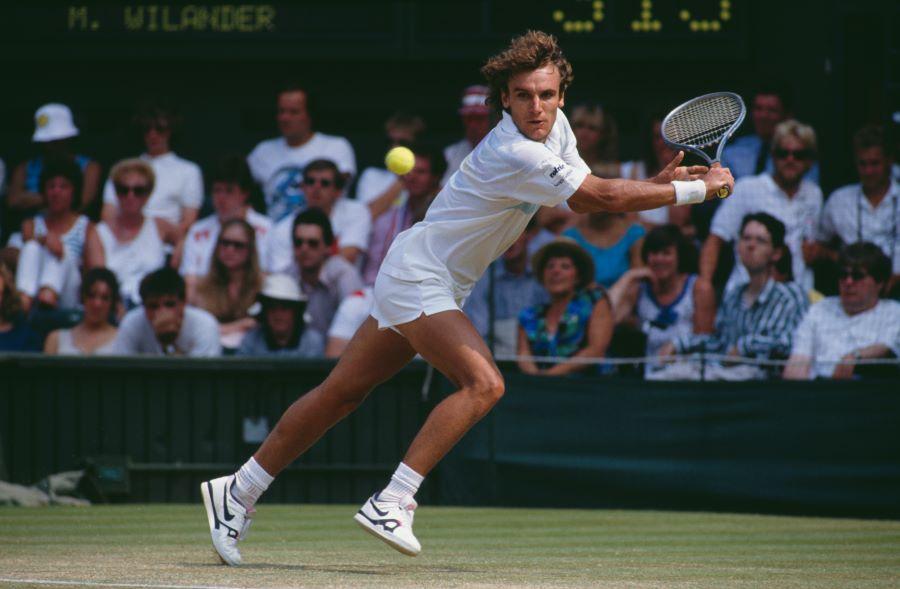 Mats Wilander pe iarba de la Wimbledon FOTO Guliver/GettyImages Wimbledon se joacă pe GSP.ro » Nefericiți pe iarbă: cine sunt cei care nu au reușit să se impună la All England Club, deși au în palmares restul turneelor de Mare Șlem