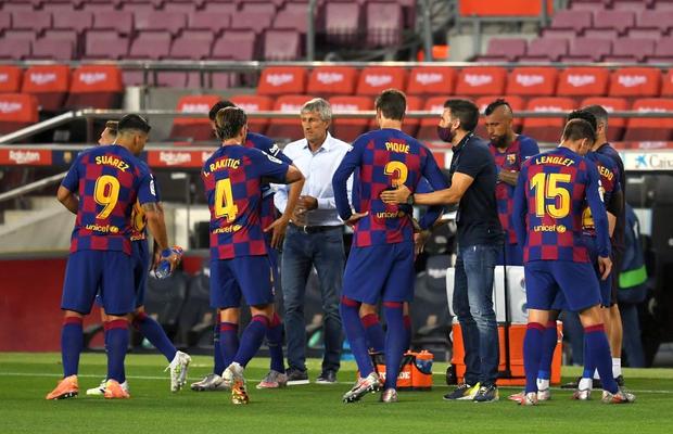 Barcelona - Atletico Madrid 2-2 | VIDEO Quique Setien nu se teme că va fi demis: „Rezultatul e ruşinos, aşa pierdem titlul! Dar nu mă simt deloc în pericol”