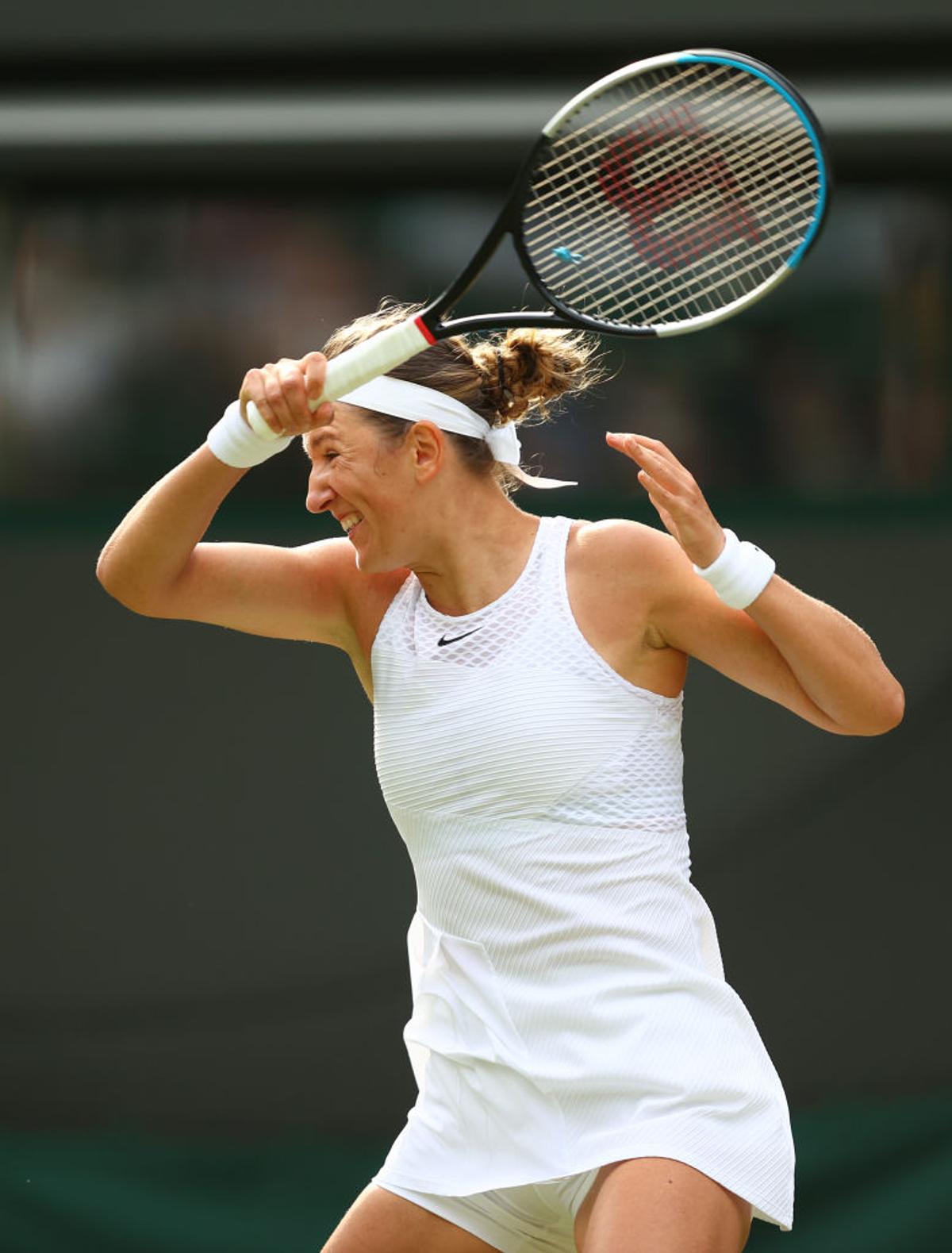 Emma Răducanu a obținut victoria carierei la Wimbledon și o înfruntă pe Sorana Cîrstea » Legătura cu România: „Iubesc mâncarea pe care o face mamaia”