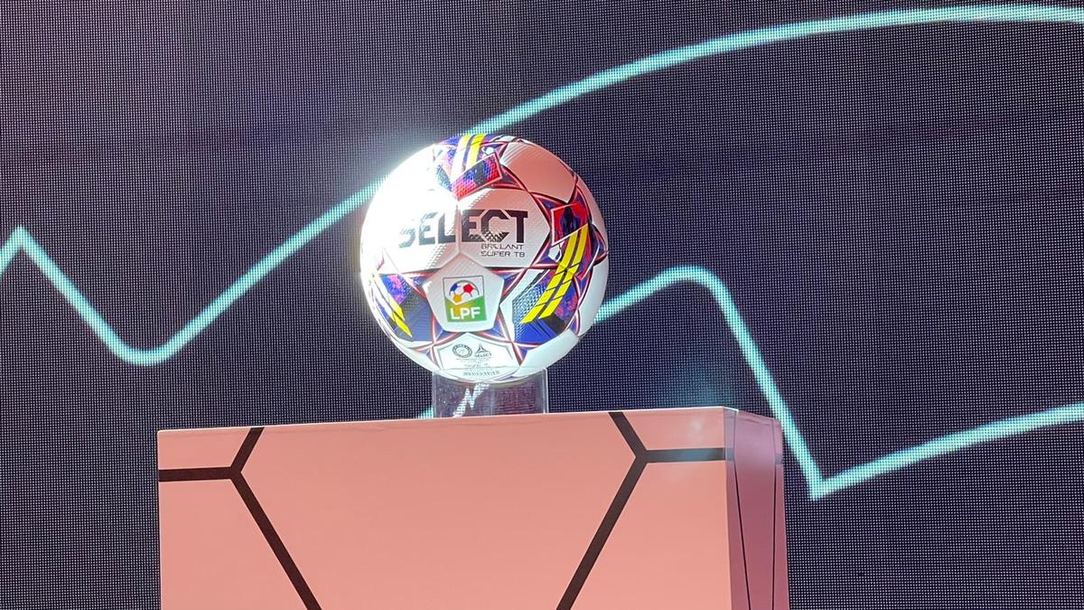 O nouă minge pentru noul sezon din Liga 1 » A fost prezentată azi