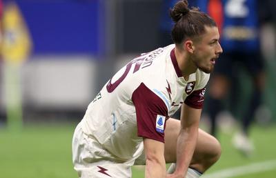 L-a convins Chiellini! Drăgușin a acceptat să meargă la Genoa după ce a primit un mesaj de la idolul său