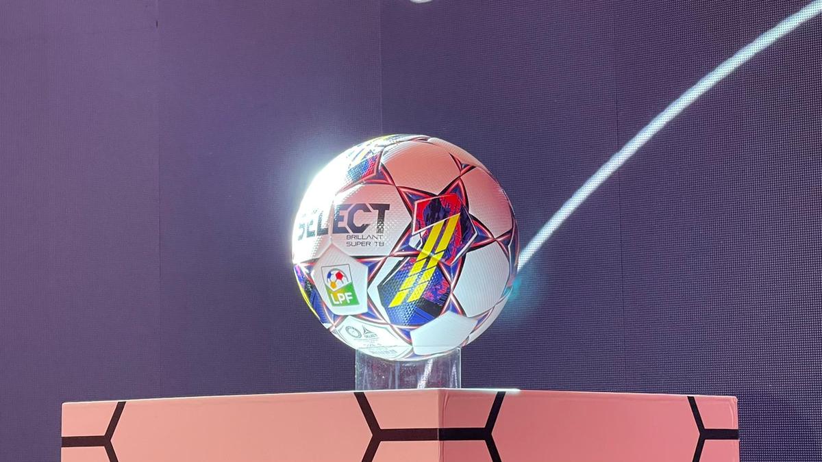 O nouă minge pentru noul sezon din Liga 1 » A fost prezentată azi