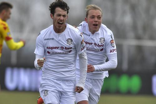 Luca Florică (dreapta) a fost cedat de Rapid la Progresul Spartac