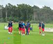 Despărțire cu lacrimi în ochi. Imagini emoționante de la plecarea de acasă a noului fotbalist de la FCSB: „Se întâmplă! Băiatul nostru ne părăsește...”