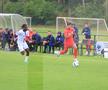 Despărțire cu lacrimi în ochi. Imagini emoționante de la plecarea de acasă a noului fotbalist de la FCSB: „Se întâmplă! Băiatul nostru ne părăsește...”