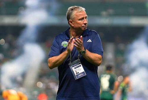 Dan Petrescu. 
Foto: Instagram @jeonbuk1994