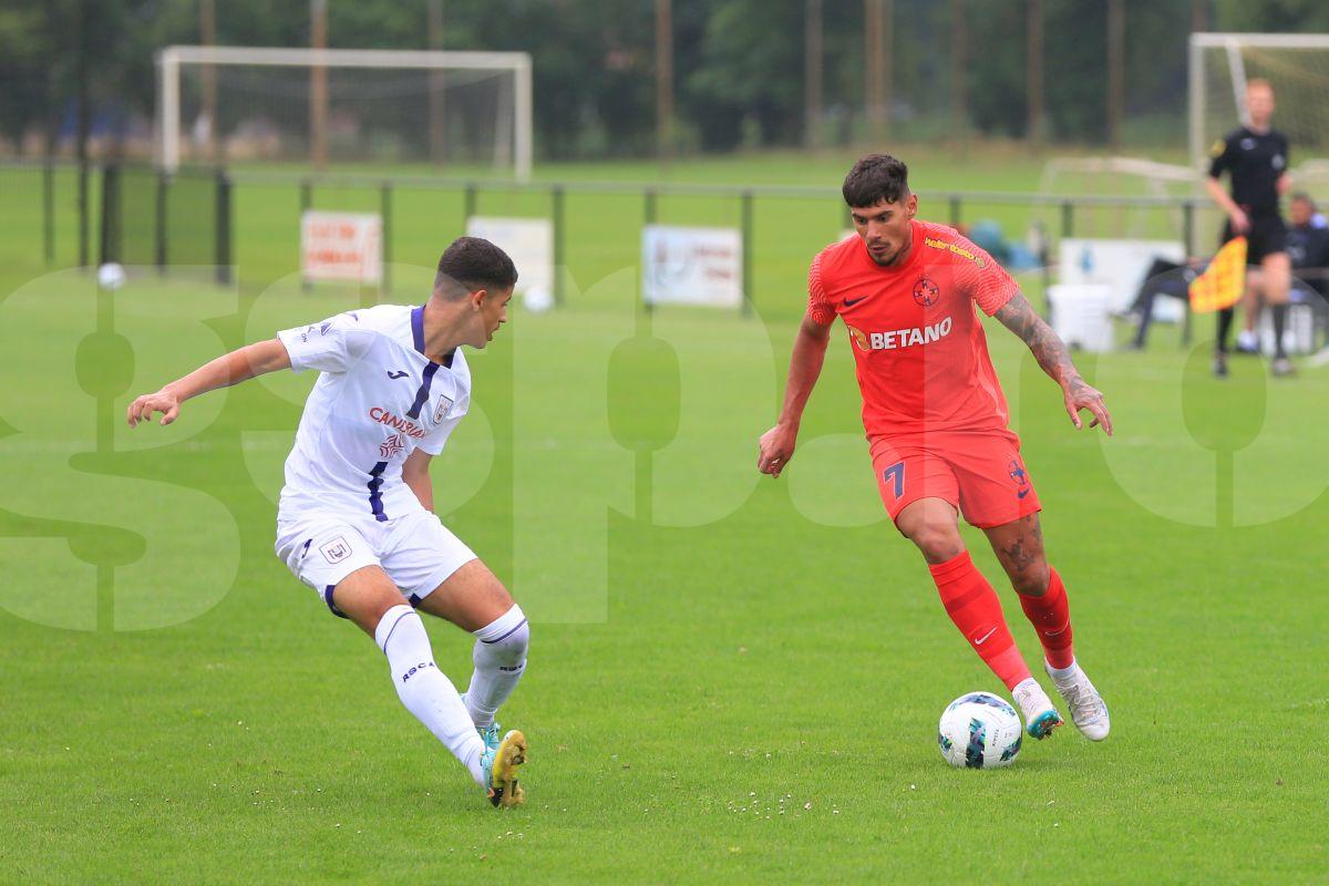 Despărțire cu lacrimi în ochi. Imagini emoționante de la plecarea de acasă a noului fotbalist de la FCSB: „Se întâmplă! Băiatul nostru ne părăsește...”