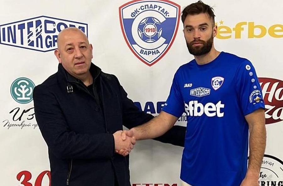 Rober Sierra, în momentul semnării precedentului contract, cu bulgarii de la Spartak Varna Primul transfer al Argeșului după promovare: urmează prezentarea, contract pe 2 ani! Vine din Ghencea