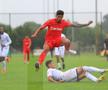Despărțire cu lacrimi în ochi. Imagini emoționante de la plecarea de acasă a noului fotbalist de la FCSB: „Se întâmplă! Băiatul nostru ne părăsește...”