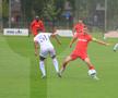Despărțire cu lacrimi în ochi. Imagini emoționante de la plecarea de acasă a noului fotbalist de la FCSB: „Se întâmplă! Băiatul nostru ne părăsește...”