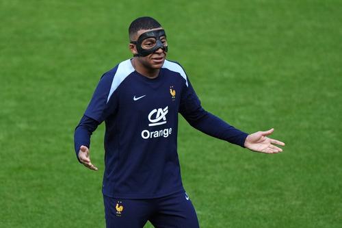 Kylian Mbappe i-a răspuns lui Andre Onana, înainte de Franța - Belgia. Foto: Imago