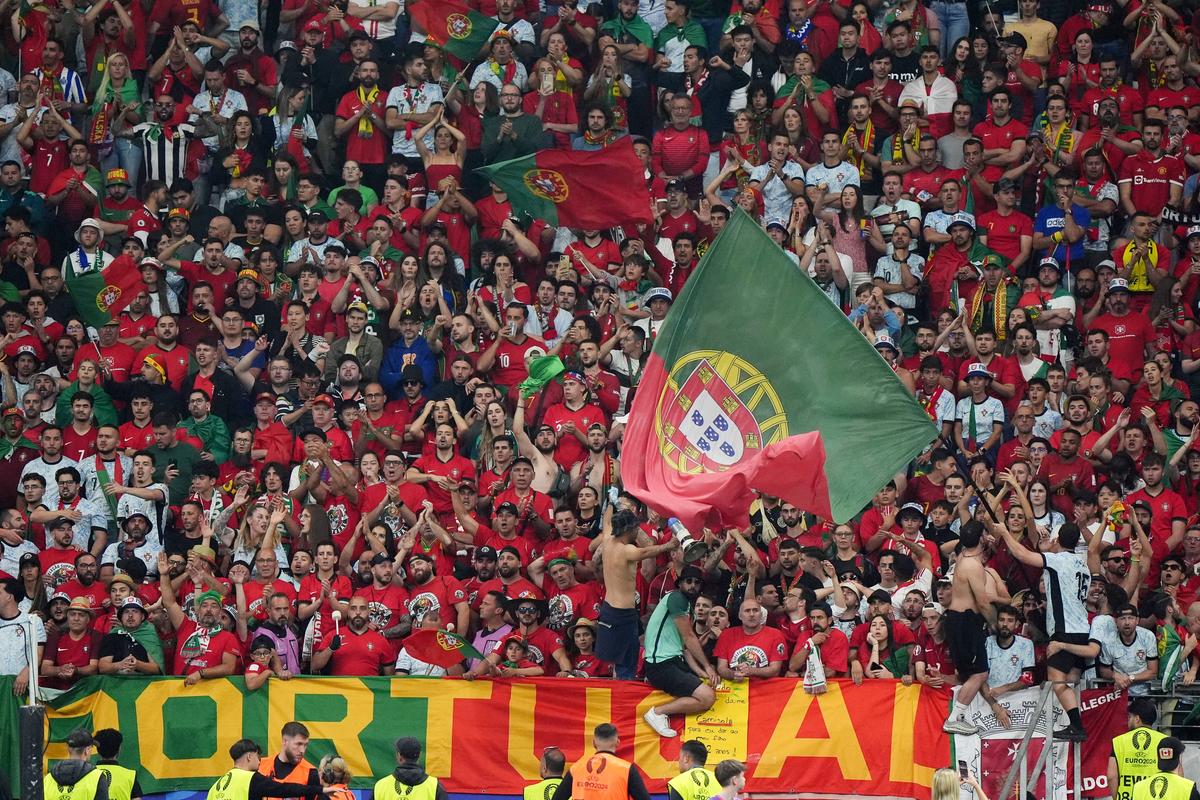 „Ce notă ai da evoluțiilor tale?” » Starul lui Guardiola, luat la întrebări înainte de Portugalia - Franța