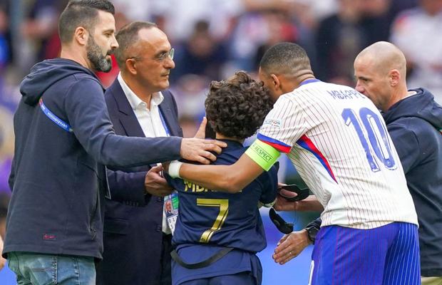 Momentul surprins de GSP la Franța - Belgia face înconjurul planetei! Gestul lui Mbappe a fost ratat de televiziuni