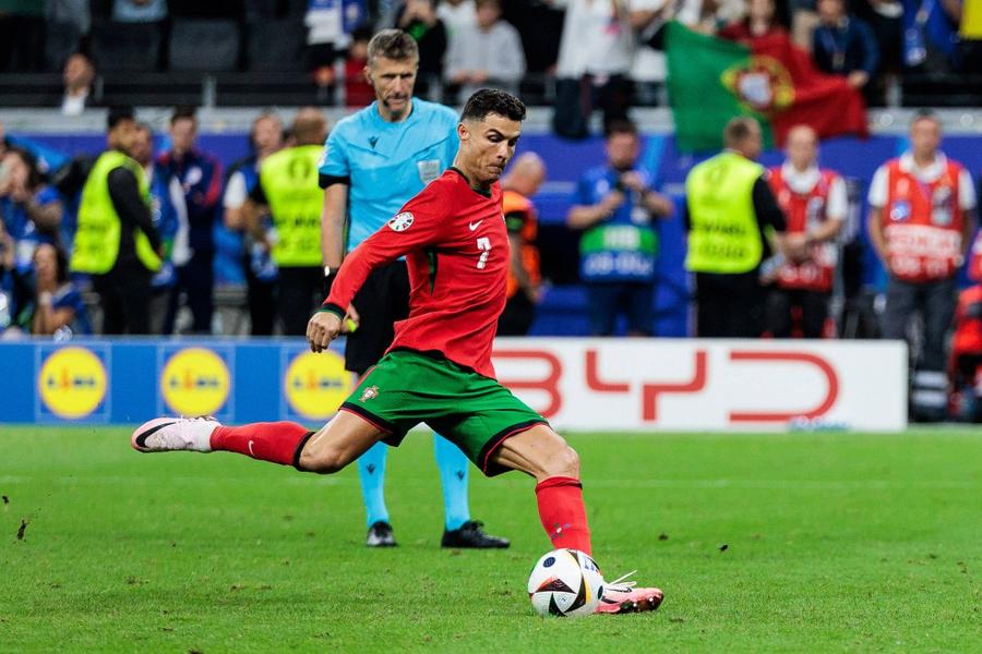 Primele vorbe rostite de Cristiano Ronaldo, după lacrimi: „Momente inexplicabile” + Mesajul de șase cuvinte care a strâns 40 milioane de vizualizări!