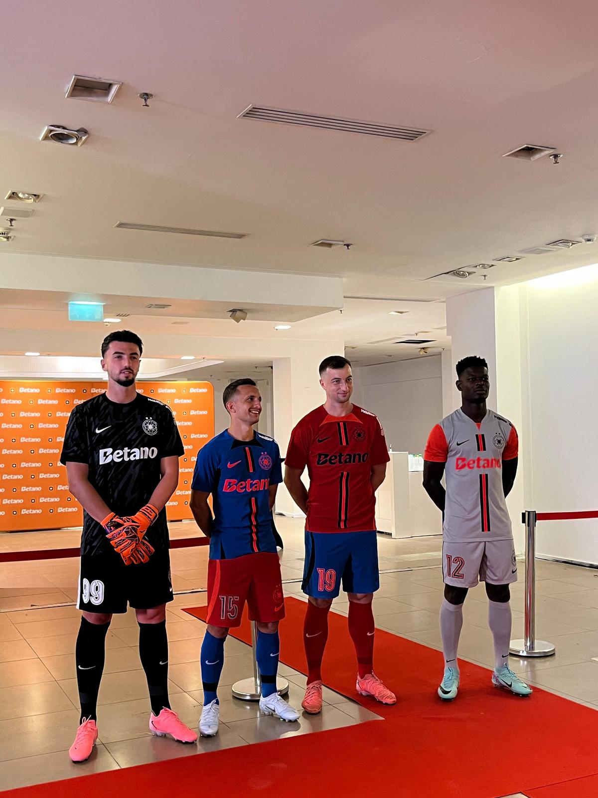 FCSB și-a prezentat noul echipament pentru sezonul 2024-2025 » Fostul dinamovist Daniel Popa a pupat sigla noului club