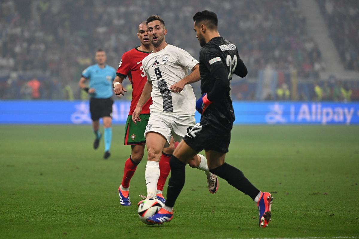 „Ce notă ai da evoluțiilor tale?” » Starul lui Guardiola, luat la întrebări înainte de Portugalia - Franța