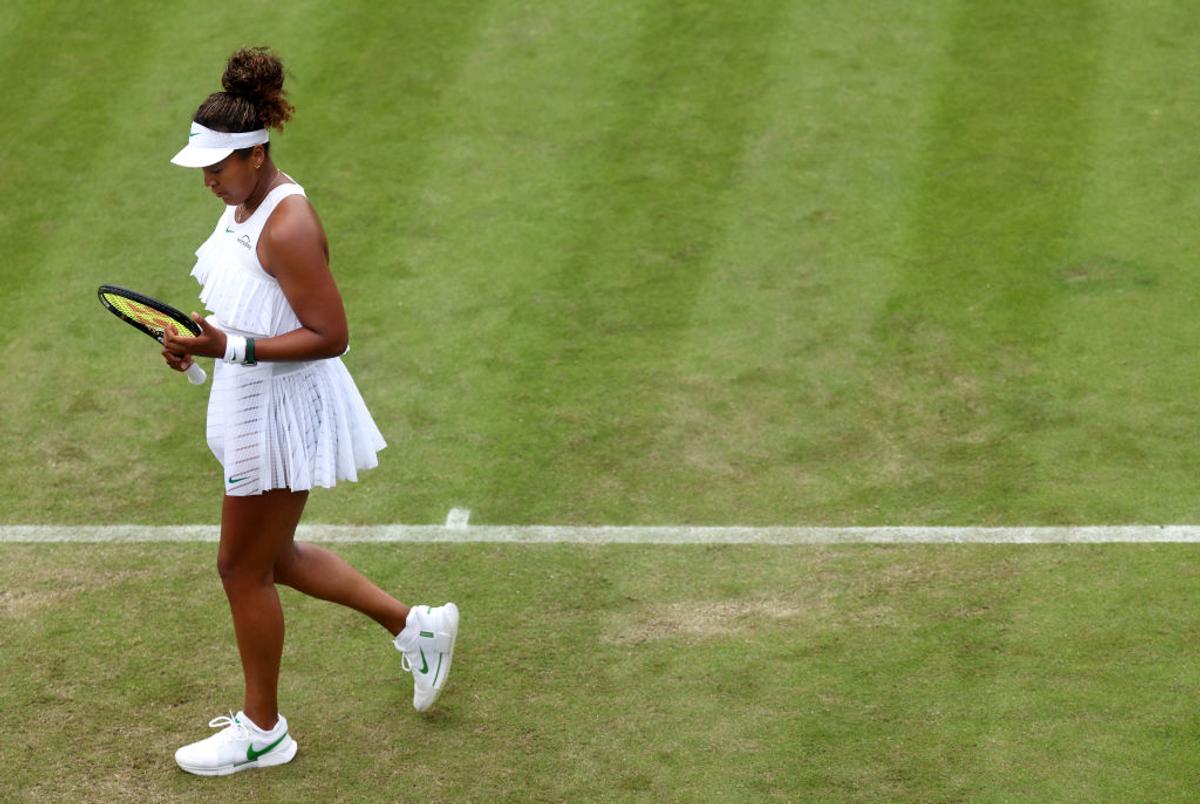 Victorioasă după 6 ani la Wimbledon, Naomi Osaka a stârnit o controversă » Rochia aleasă i-a „încins” pe fani: „Prea scurtă!” / „Nu respectă codul”