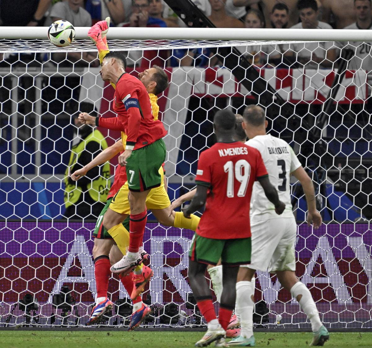 „Ce notă ai da evoluțiilor tale?” » Starul lui Guardiola, luat la întrebări înainte de Portugalia - Franța