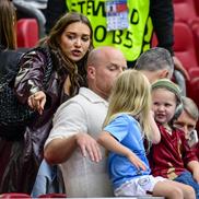 Michele, soția lui De Bruyne, a fost în atenția fotografilor prezenți la Dusseldorf / FOTO: Imago