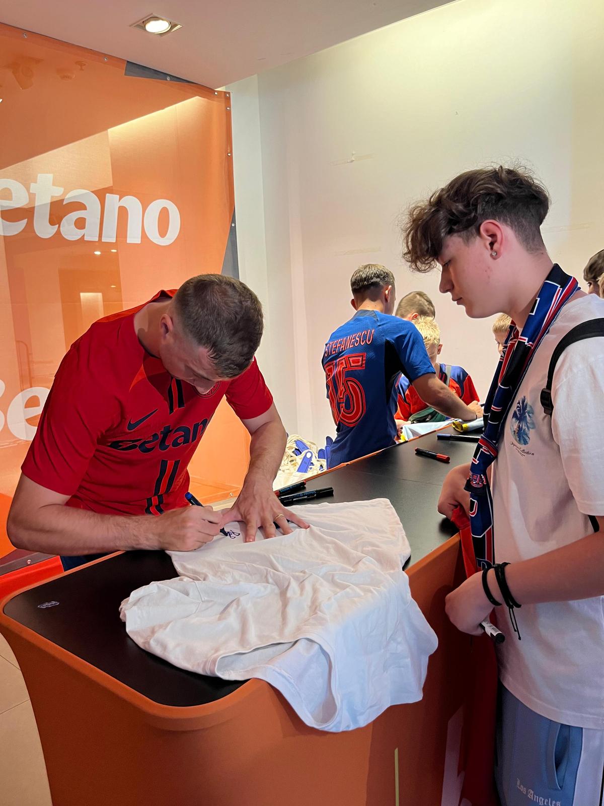Marius Ștefănescu i-a cucerit deja pe suporteri: „Nu am ales FCSB pentru asta!”