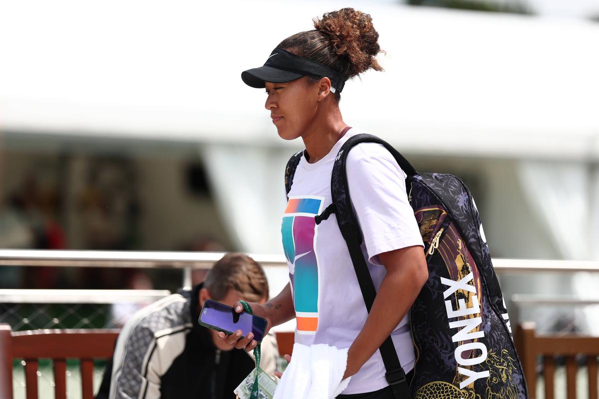 Victorioasă după 6 ani la Wimbledon, Naomi Osaka a stârnit o controversă » Rochia aleasă i-a „încins” pe fani: „Prea scurtă!” / „Nu respectă codul”
