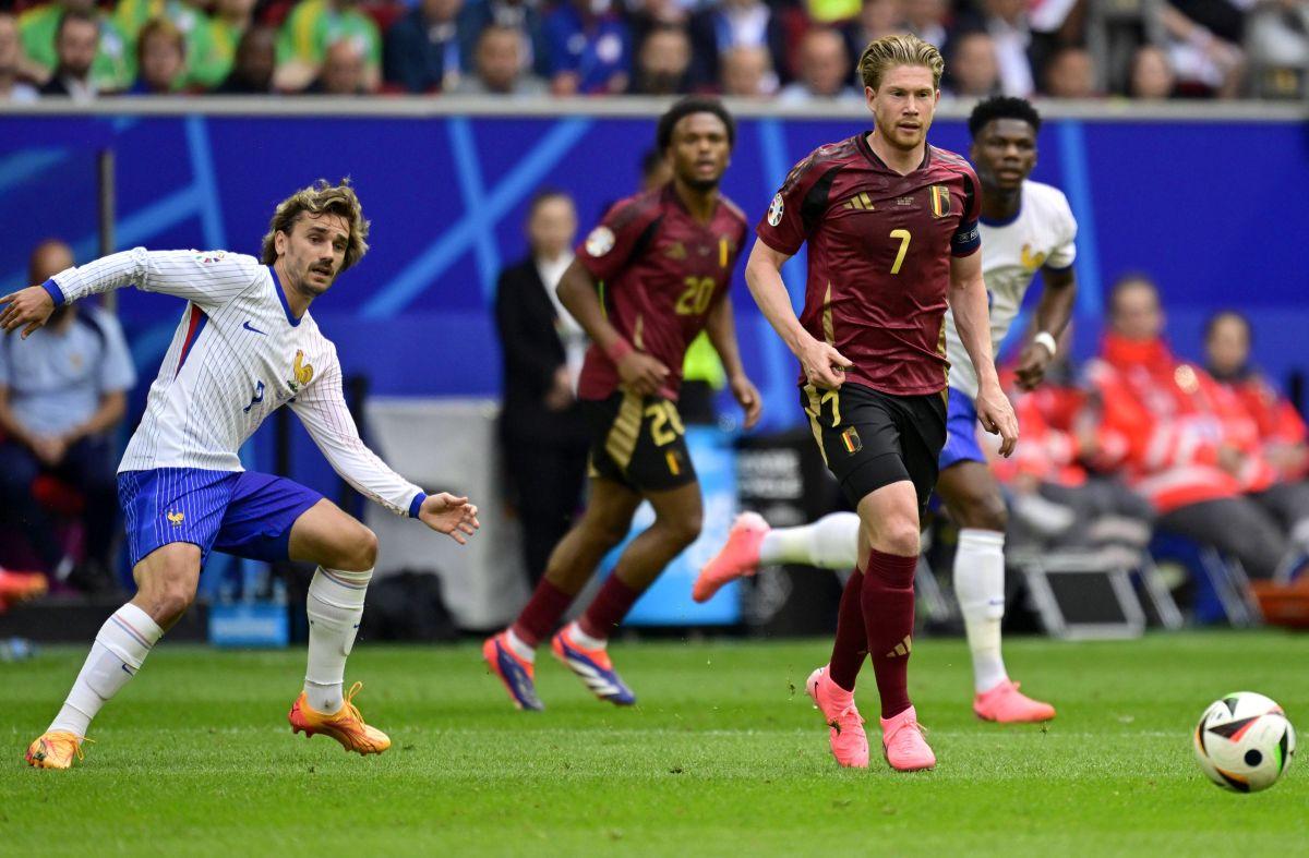 Kevin de Bruyne nu și-a dat seama că e filmat! Cuvântul rostit în spatele jurnaliștilor, după eliminarea de la Euro 2024