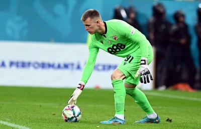 Portarul cu care Dinamo a promovat a semnat cu campioana din Europa