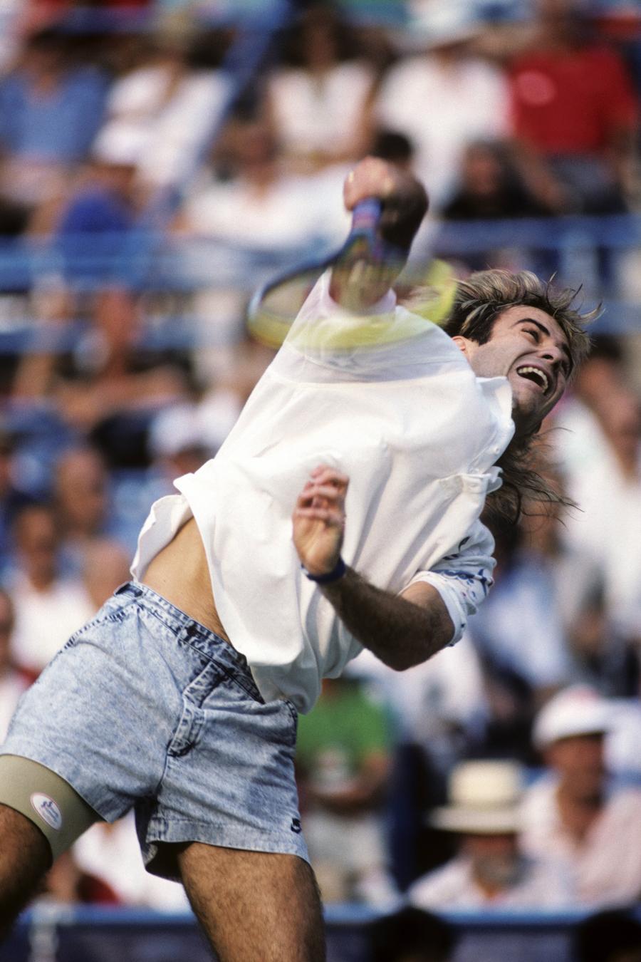 Andre Agassi (1989). Foto: Imago Din cauza acestei reguli stricte, Federer, Venus Williams și Novak Djokovic au avut probleme la Wimbledon » De ce trebuie jucătorii să poarte alb