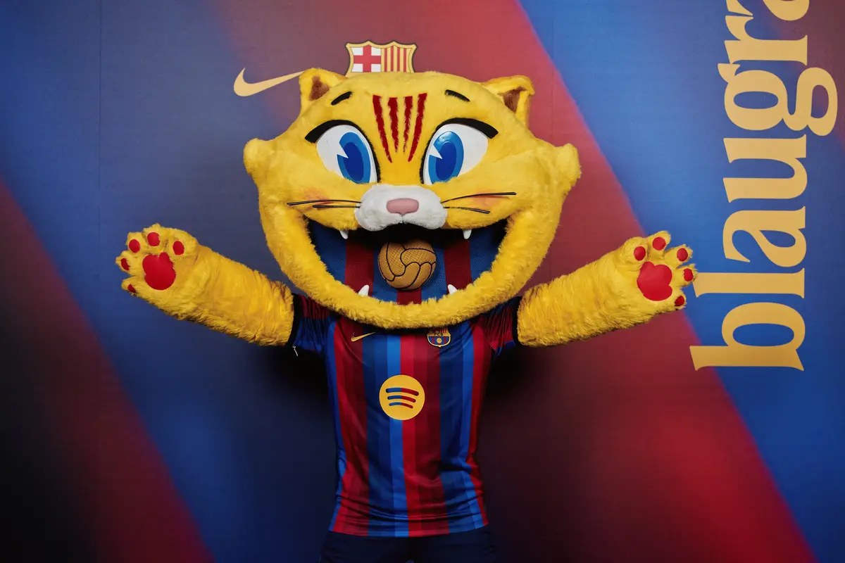 FC Barcelona și-a prezentat noul echipament. „Inspirat de fațada noului stadion renovat”