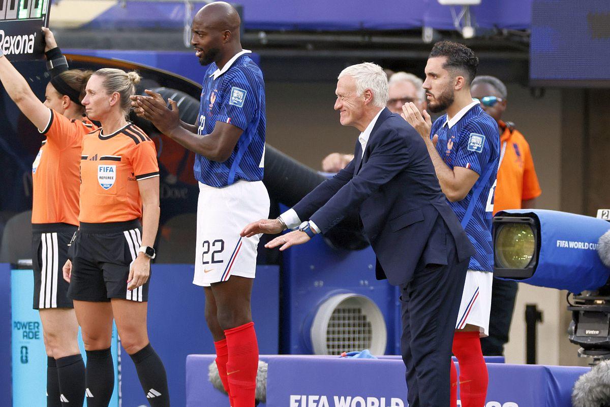 Imaginile Mondialului: gestul suprem făcut de Didier Deschamps în fața lui Mbappe, la schimbare!