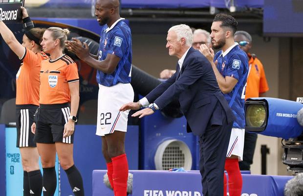 Imaginile Mondialului: gestul suprem făcut de Didier Deschamps în fața lui Mbappe, la schimbare!