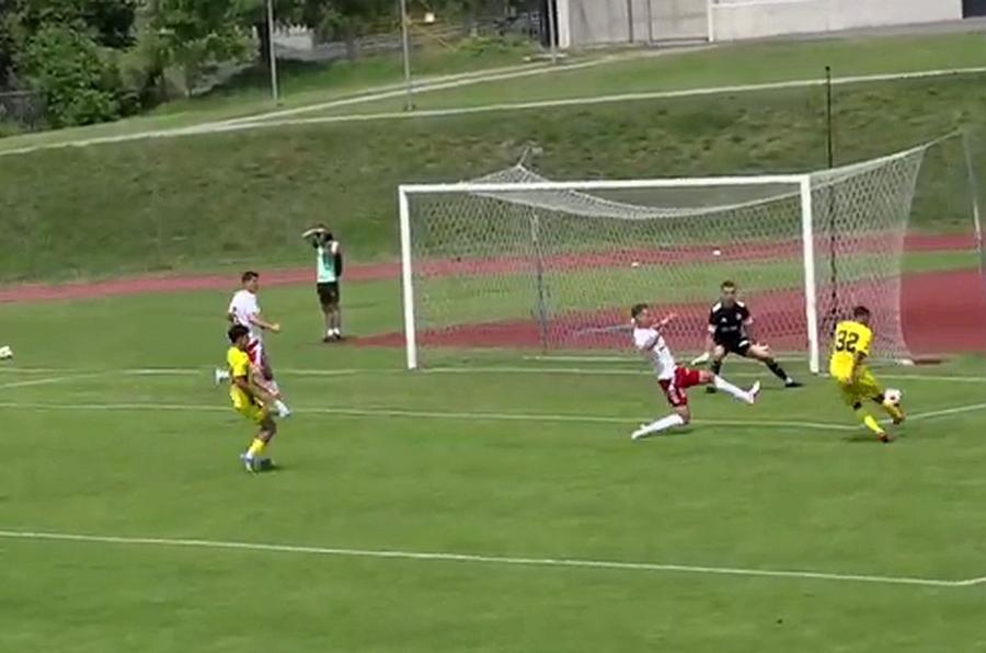 Situația în care a înscris Oliver Hintsa în Dinamo - LKS Lodz II 4 goluri în Dinamo - LKS Lodz II, primul amical al zilei în Polonia » Cum a marcat Hintsa la debut