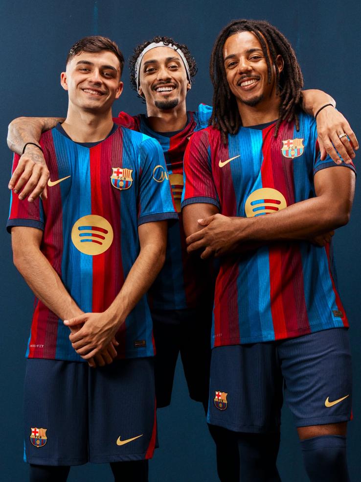 Tricourile de acasă pe care Barcelona le va folosi în sezonul 2026/27 // foto: fcbarcelona.com