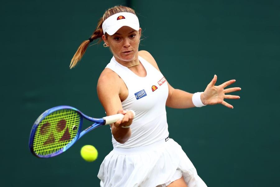 Katie Swan în acțiune la Wimbledon 2026 Foto: Imago Images Învingătoarea Irinei Begu la Wimbledon nu credea acum 2 ani că va mai putea juca tenis: „A fost agonizant”