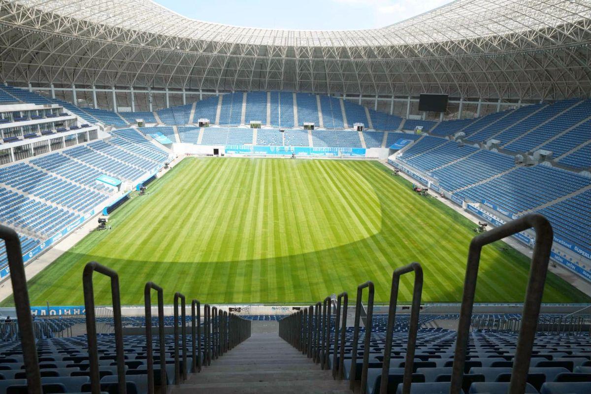 Gazon de Liga Campionilor la Craiova! Imagini cu noua suprafață de joc din Bănie