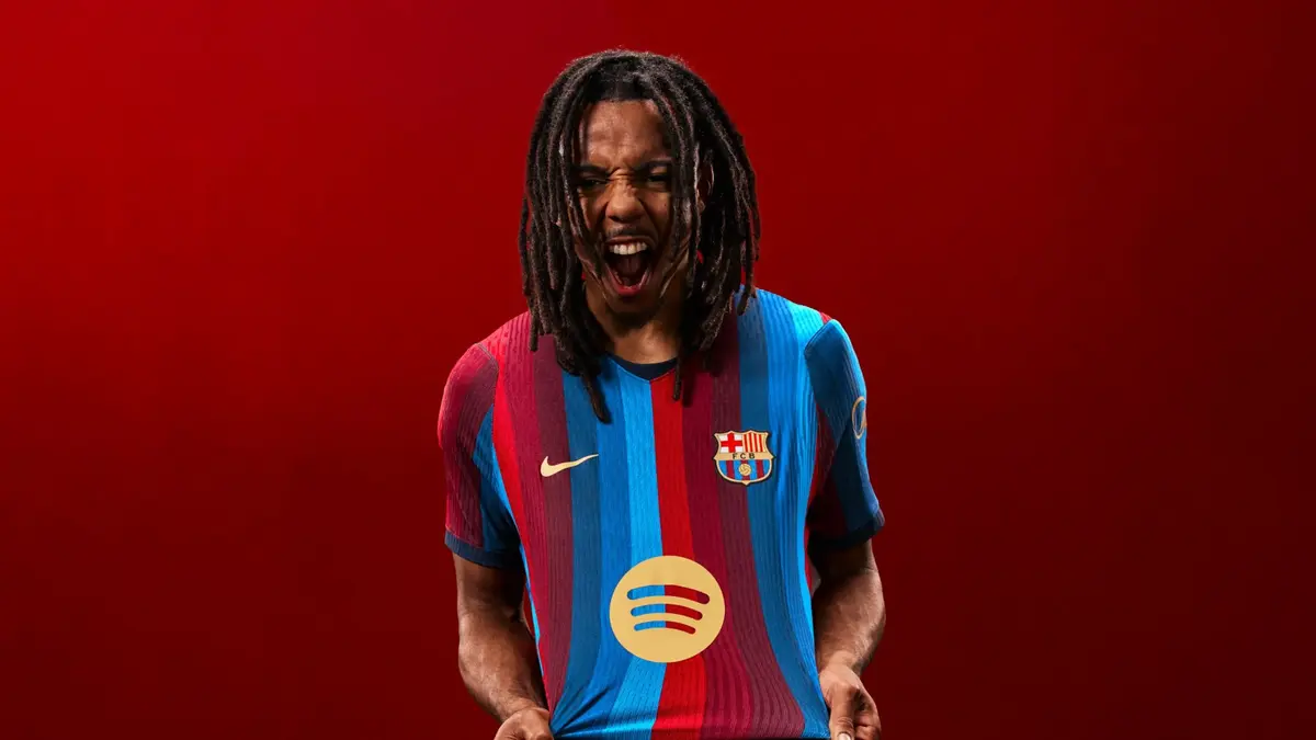 FC Barcelona și-a prezentat noul echipament. „Inspirat de fațada noului stadion renovat”