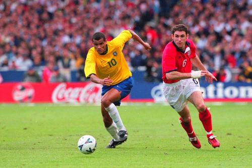 Marele Rivaldo sare în apărarea lui Mircea Lucescu