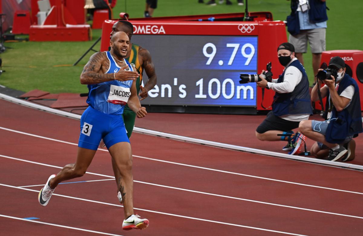 Surpriză la proba regină a atletismului! Un italian a câștigat aurul olimpic la 100m