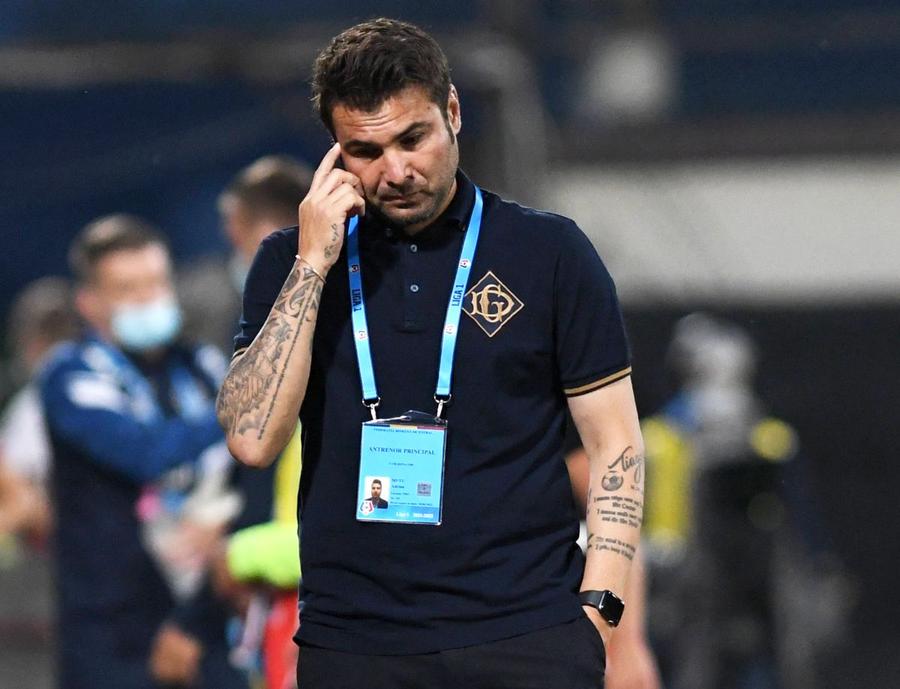 Adrian Mutu, antrenorul celor de la Universitatea Craiova, foto: Imago Echipa lui Mititelu, autocarul și vestiarul lui Mutu