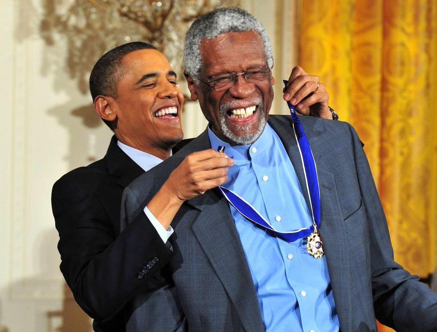 Un gigant între giganți » Vladimir Moraru despre Bill Russell, legenda baschetului decedată ieri: „Rivalitatea cu Chamberlain rămâne cea mai frumoasă poveste”