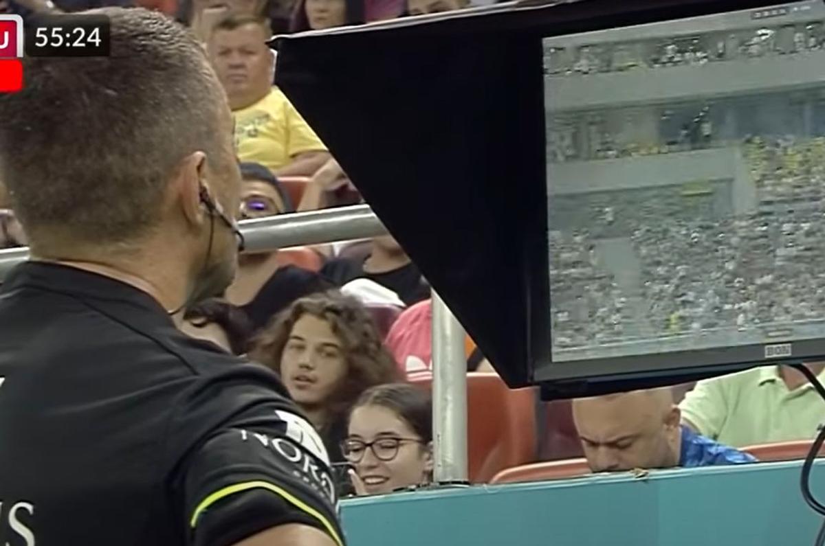 VAR-ul românesc face înconjurul lumii » Val de ironii după faza de cascadorii râsului din FCSB - FCU Craiova