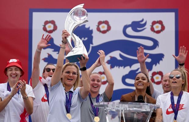 Garanția trofeului » Cine s-a aflat în spatele succesului Angliei la Campionatul European de fotbal feminin