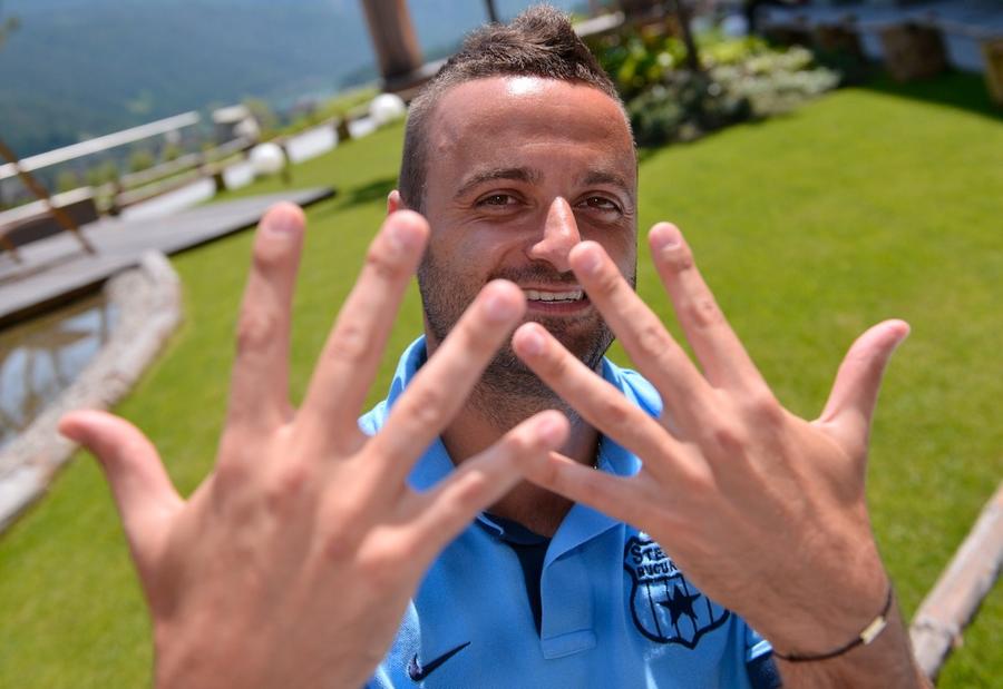 Stanca, zâmbitor într-un cantonament de vară al FCSB Campion cu FCSB, mărturie șocantă în direct! Adevărul despre cum a fost dat afară: „Mi-am rupt degetul pe motocicletă, dar l-am mințit pe Reghe că am fost bătut de fanii Rapidului”