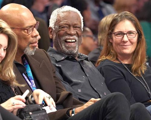În tribună înainte de All-Star Game-ul din 2019, alături de Kareem Abdul Jabbar FOTO Imago Images