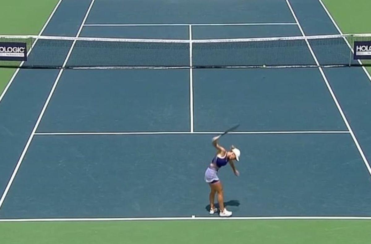 Simona Halep, criză de nervi la Washington » Și-a nimicit racheta