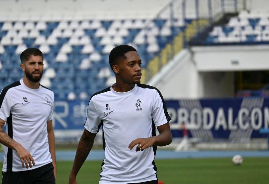 Luis Phelipe, cu numărul 21. Foto: Facebook @ FC Politehnica Iași Se laudă că are în curte „perla” din Liga 1 pe care se vor bate granzii campionatului: „Atrage atenția imediat! Vom scoate bani buni”